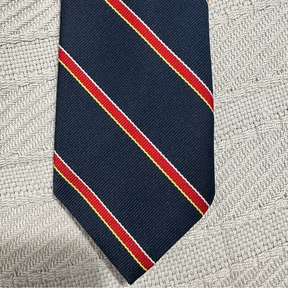 Navy blue and red striped Yale necktie, polyester - Picture 2 of 3